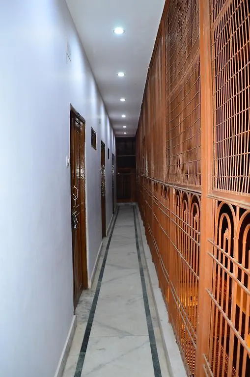 Hotel Shivratri Guest House Varanasi