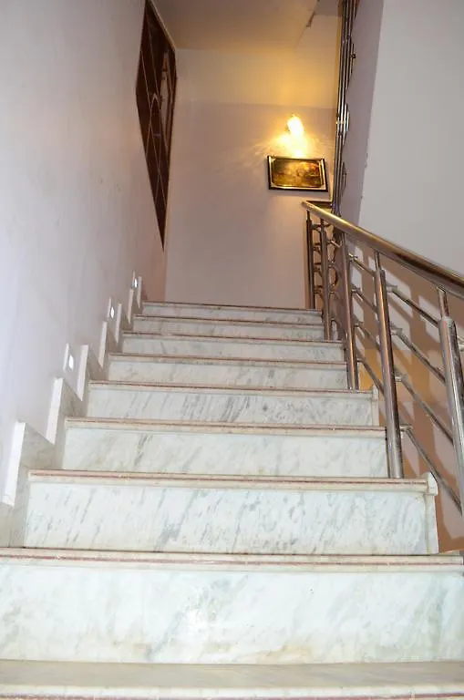 Hotel Shivratri Guest House Varanasi