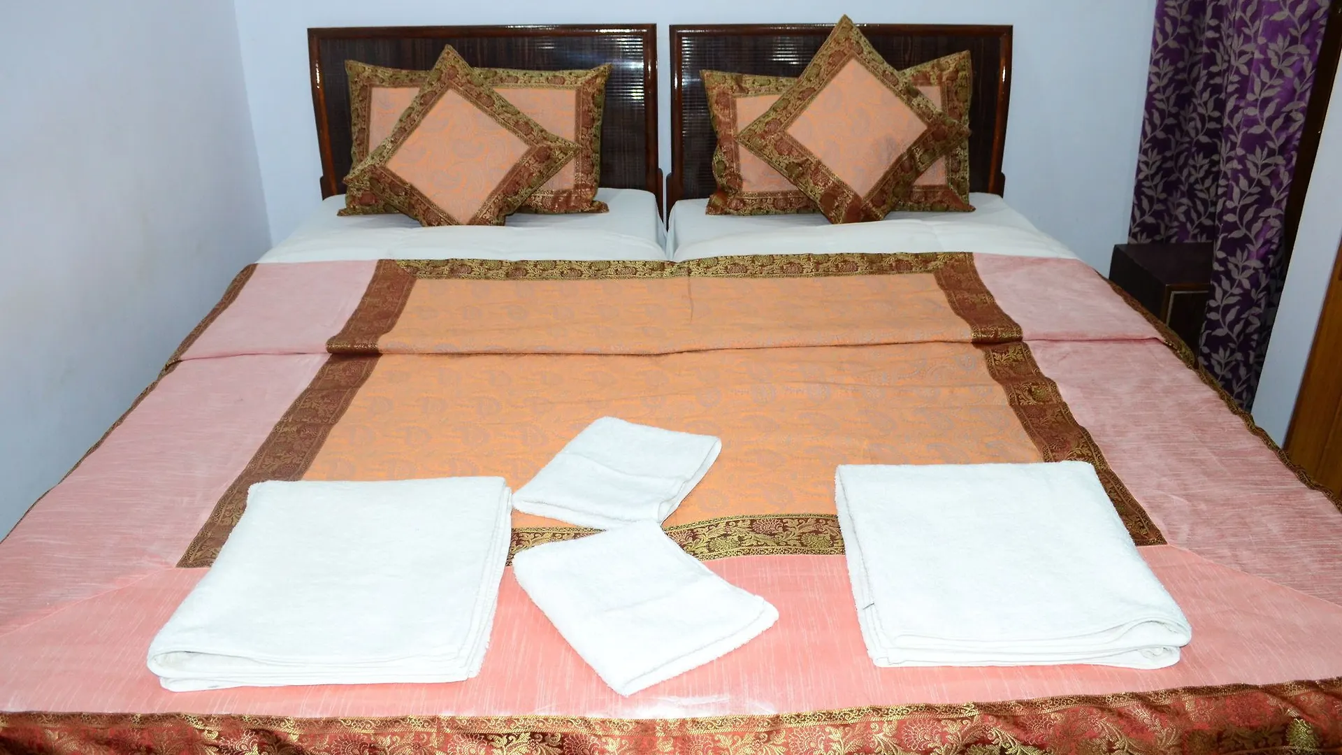 Hotel Shivratri Guest House Varanasi